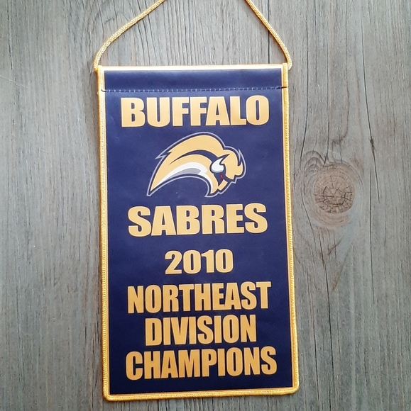 NHL Buffalo Sabres 2010 North East Division Banner - Picture 1 of 3